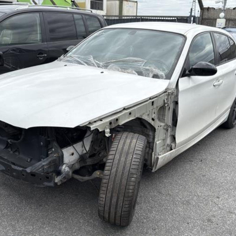 Vitre arriere droit BMW SERIE 1 E87 Photo n°7