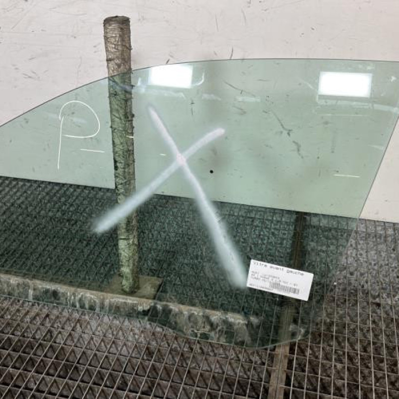 Vitre avant gauche AUDI A4 1 Photo n°3