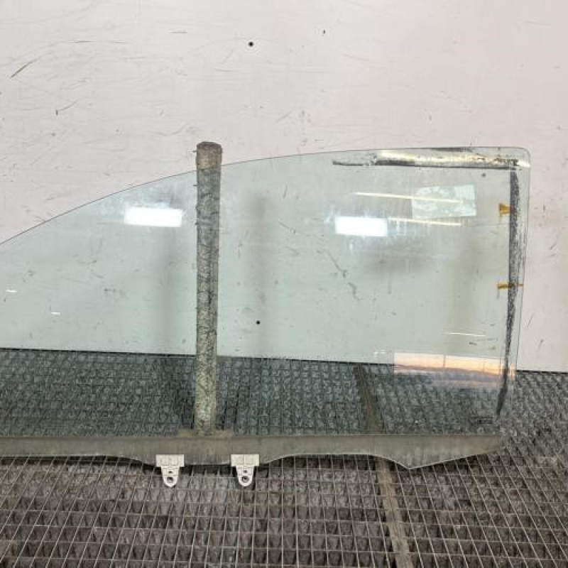 Vitre avant gauche RENAULT TWINGO 2 Photo n°1