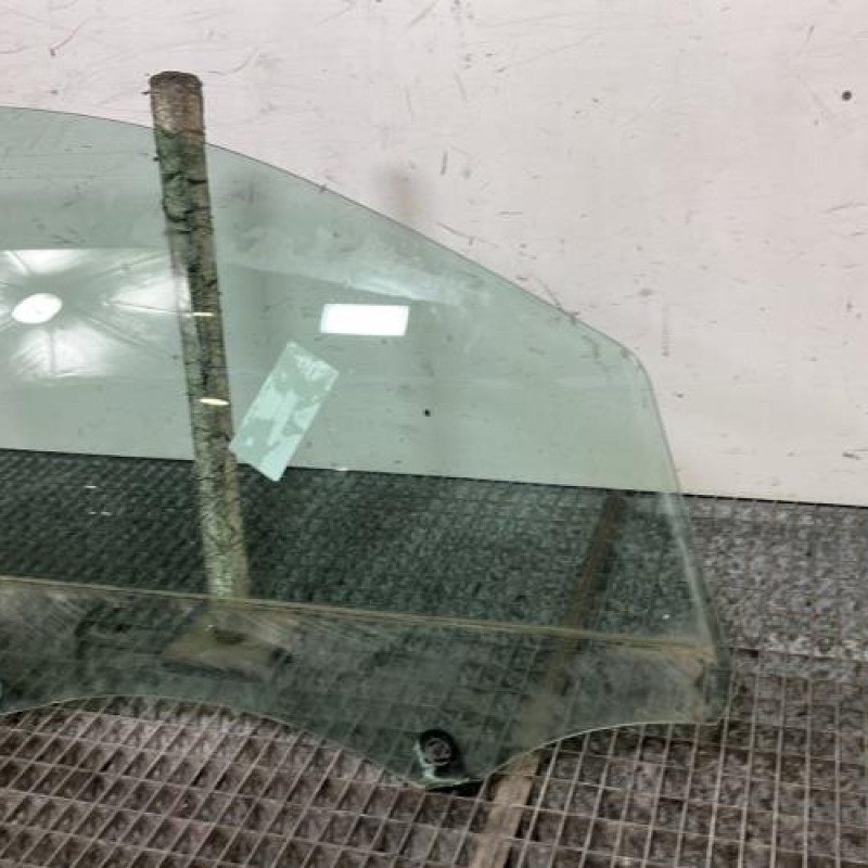 Vitre avant droit PEUGEOT 308 2 Photo n°2