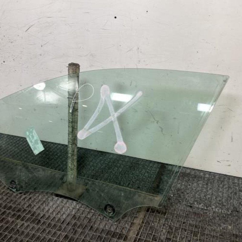 Vitre avant gauche PEUGEOT 308 2 Photo n°3