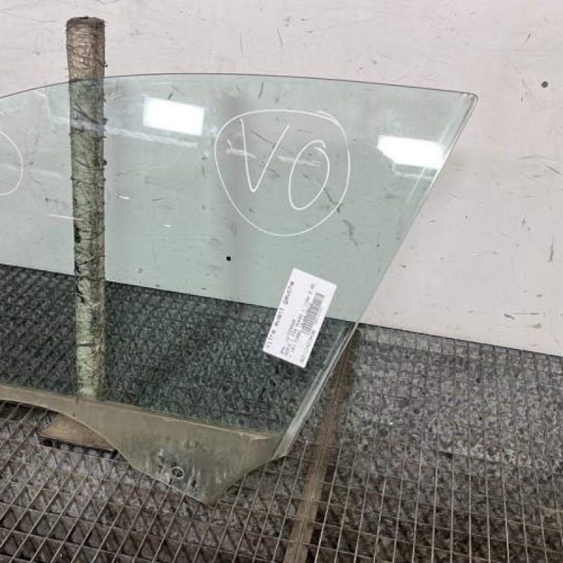 Vitre avant gauche BMW SERIE 1 F20 Photo n°3