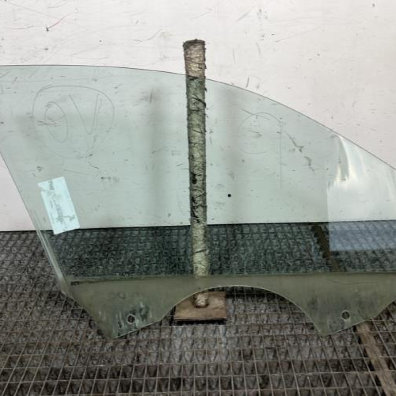 Vitre avant gauche BMW SERIE 1 F20 Photo n°4