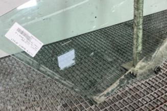 Vitre avant droit PEUGEOT 508 1 SW