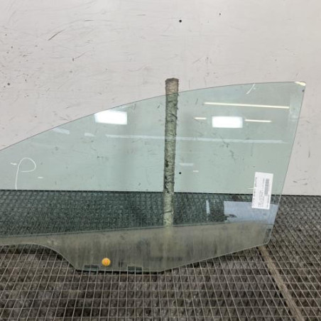 Vitre avant gauche FORD FIESTA 6 Photo n°1