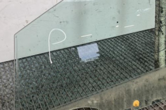 Vitre avant gauche FORD FIESTA 6