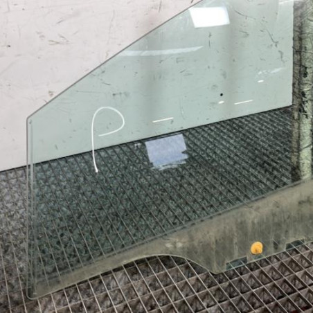 Vitre avant gauche FORD FIESTA 6