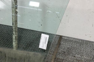 Vitre avant gauche FORD FIESTA 6