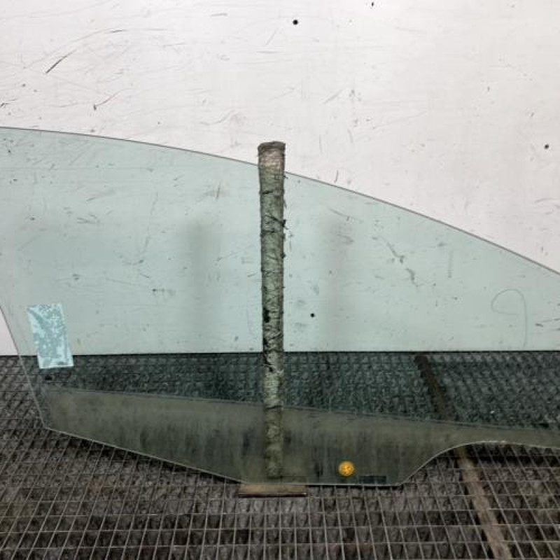 Vitre avant gauche FORD FIESTA 6 Photo n°4