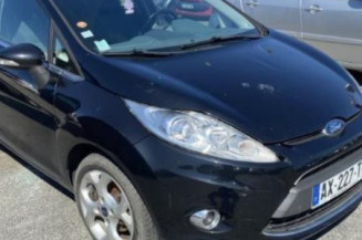 Vitre avant gauche FORD FIESTA 6