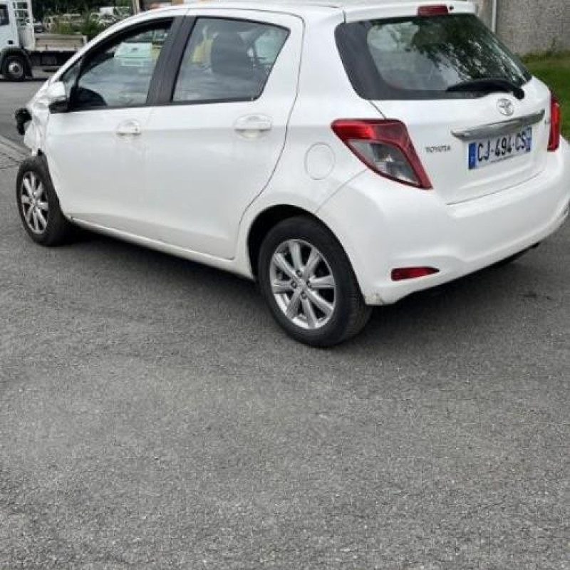 Calculateur moteur TOYOTA YARIS 3 Photo n°4