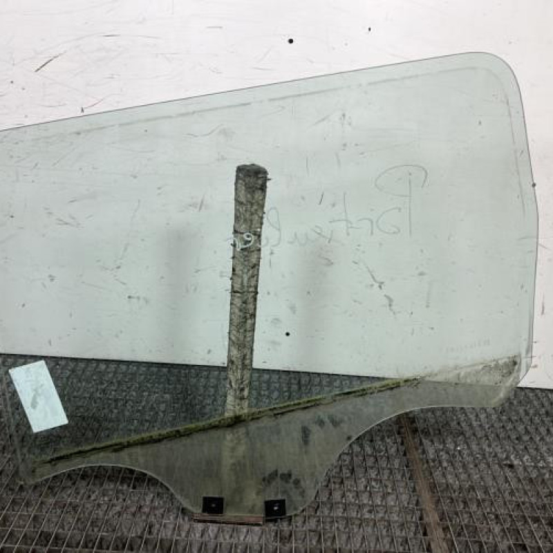 Vitre arriere droit DACIA LOGAN MCV 1 Photo n°4