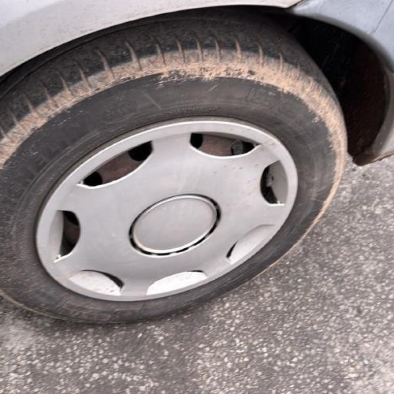 Vitre avant gauche DACIA LOGAN MCV 1 Photo n°18