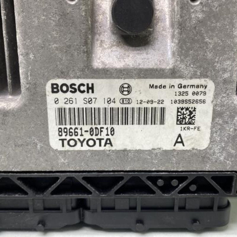 Calculateur moteur TOYOTA YARIS 3 Photo n°2