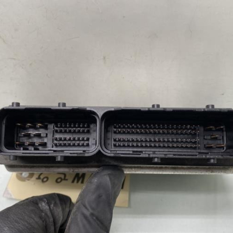 Calculateur moteur TOYOTA YARIS 3 Photo n°3