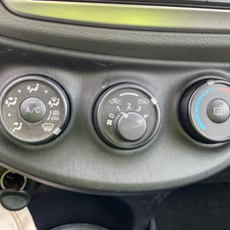 Calculateur moteur TOYOTA YARIS 3 Photo n°19