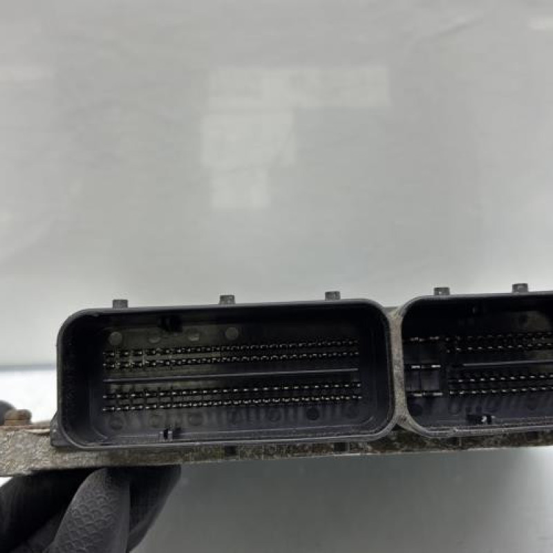 Calculateur moteur OPEL ASTRA H Photo n°3