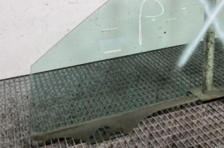 Vitre avant gauche VOLKSWAGEN POLO 4