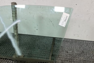 Vitre avant gauche VOLKSWAGEN POLO 4