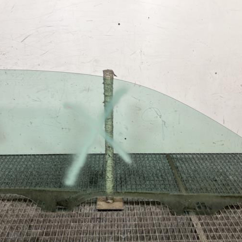 Vitre avant gauche VOLKSWAGEN POLO 4 Photo n°4