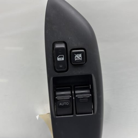 Interrupteur de leve vitre avant gauche TOYOTA YARIS 1
