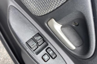 Interrupteur de leve vitre avant gauche TOYOTA YARIS 1