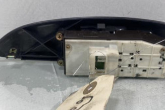 Interrupteur de leve vitre avant gauche TOYOTA YARIS 1