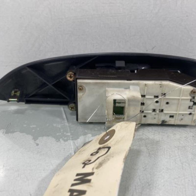 Interrupteur de leve vitre avant gauche TOYOTA YARIS 1 Photo n°3