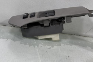 Interrupteur de leve vitre avant gauche TOYOTA YARIS 2