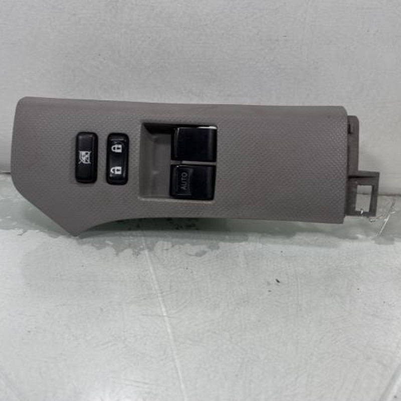 Interrupteur de leve vitre avant gauche TOYOTA YARIS 2 Photo n°3