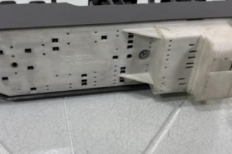 Interrupteur de leve vitre avant gauche TOYOTA AURIS 1