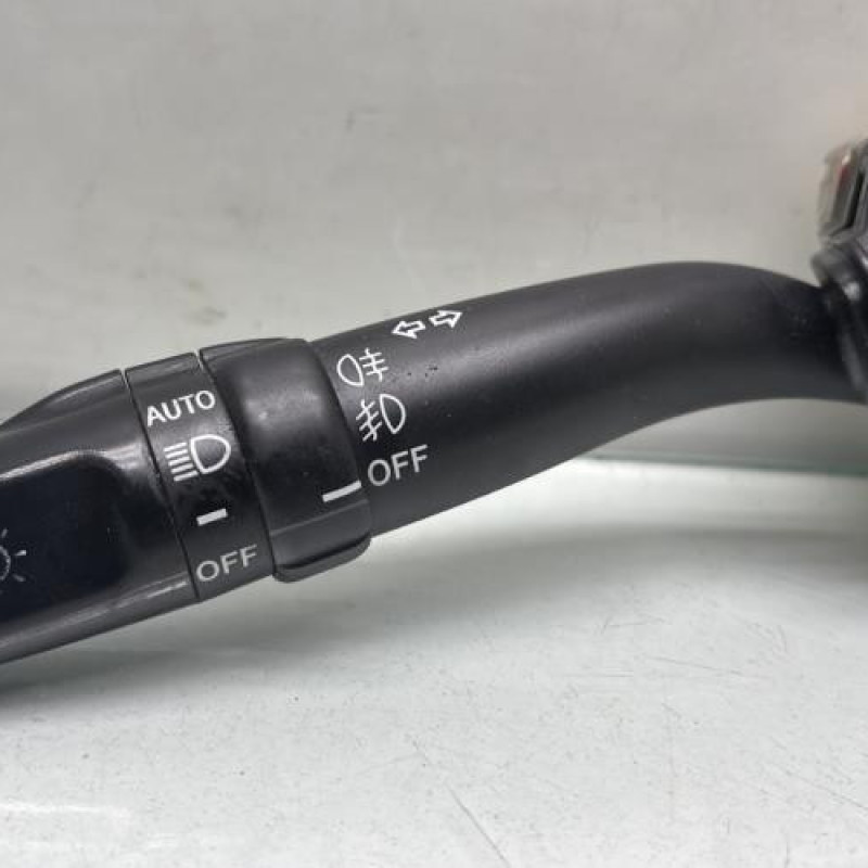 Commodo phare TOYOTA AVENSIS 2 Photo n°2