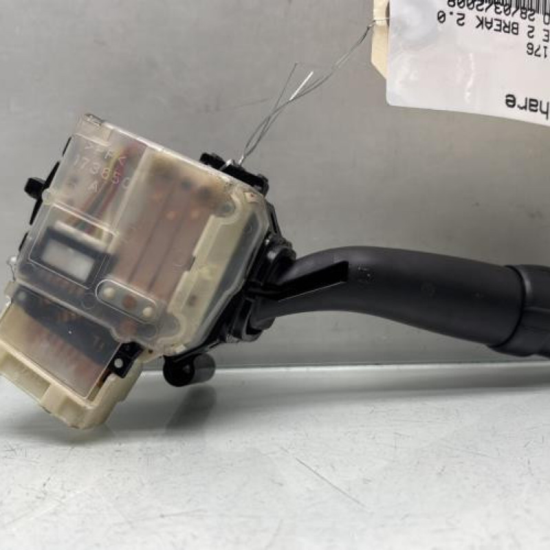 Commodo phare TOYOTA AVENSIS 2 Photo n°4