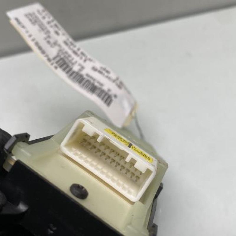 Interrupteur de leve vitre avant gauche TOYOTA AVENSIS 2 Photo n°3