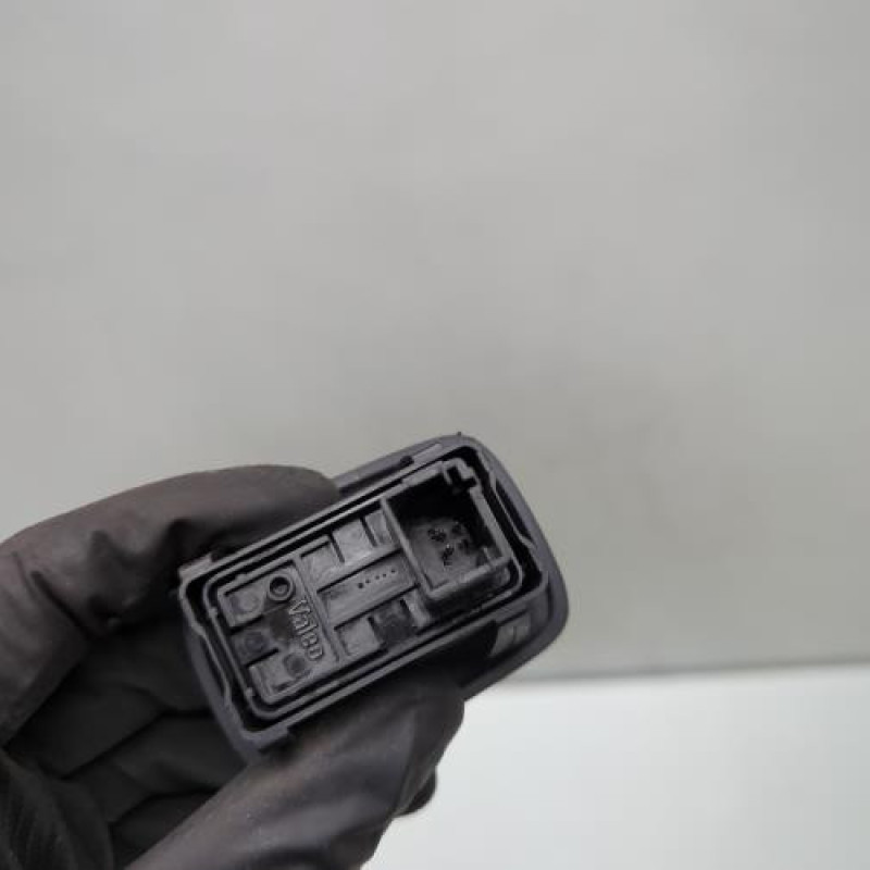 Interrupteur de leve vitre arriere droit PEUGEOT 207 Photo n°3