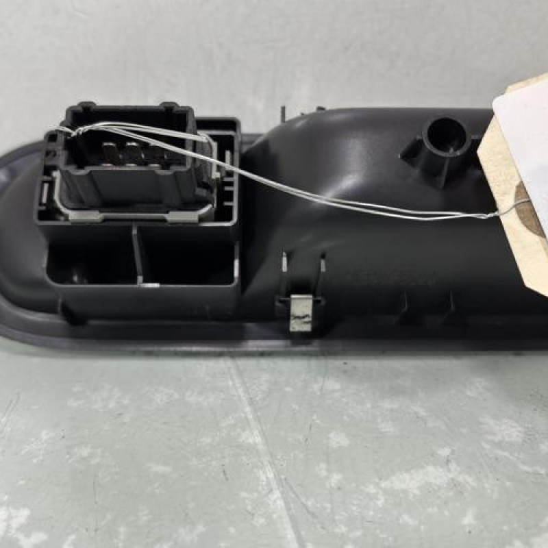 Interrupteur de leve vitre avant droit RENAULT CLIO 3 Photo n°3