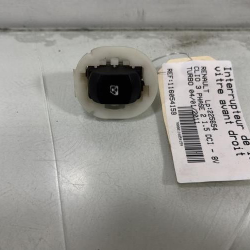 Interrupteur de leve vitre avant droit RENAULT CLIO 3 Photo n°1