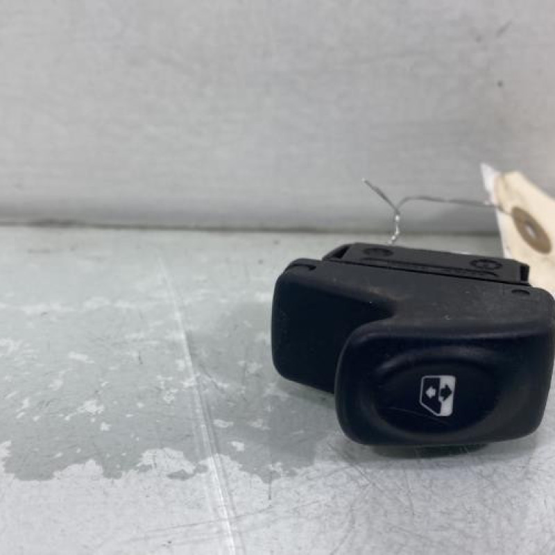 Interrupteur de leve vitre avant droit RENAULT KANGOO 1 Photo n°1