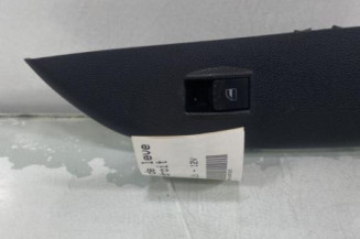 Interrupteur de leve vitre avant droit SKODA FABIA 1 Photo n°1