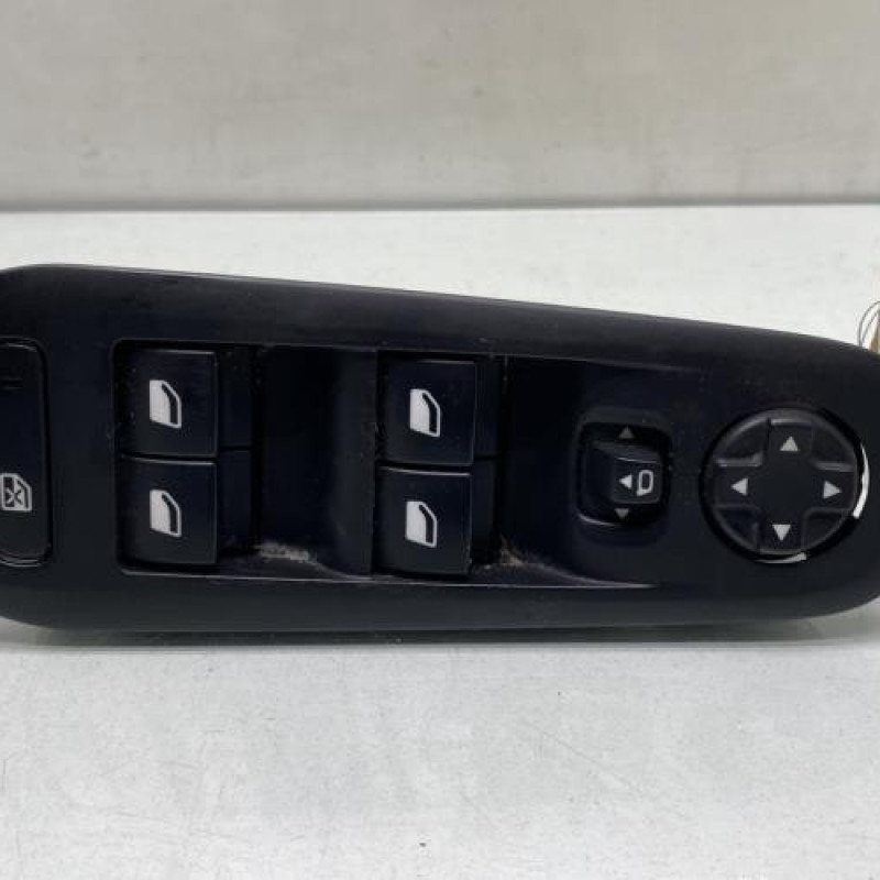 Interrupteur de leve vitre avant gauche PEUGEOT 308 2 Photo n°1