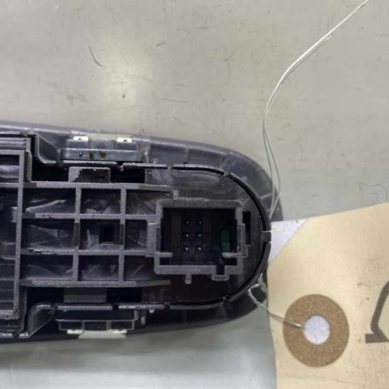 Interrupteur de leve vitre avant gauche PEUGEOT 308 2 Photo n°4