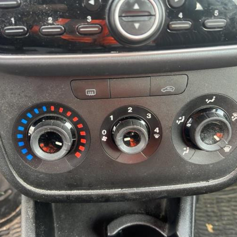 Custode avant gauche FIAT PUNTO EVO 3 Photo n°5