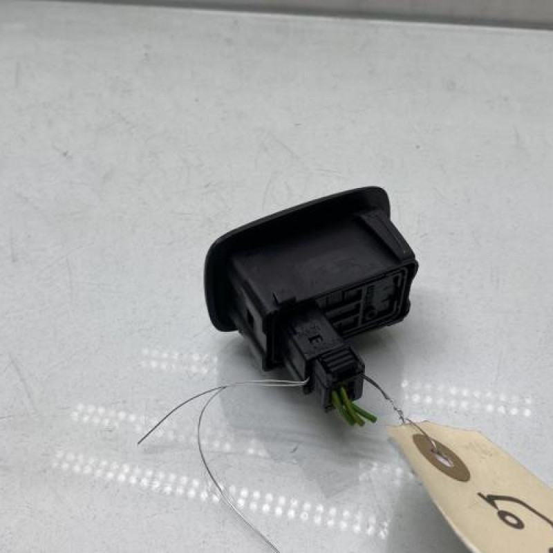 Interrupteur de leve vitre arriere droit PEUGEOT 207 Photo n°3