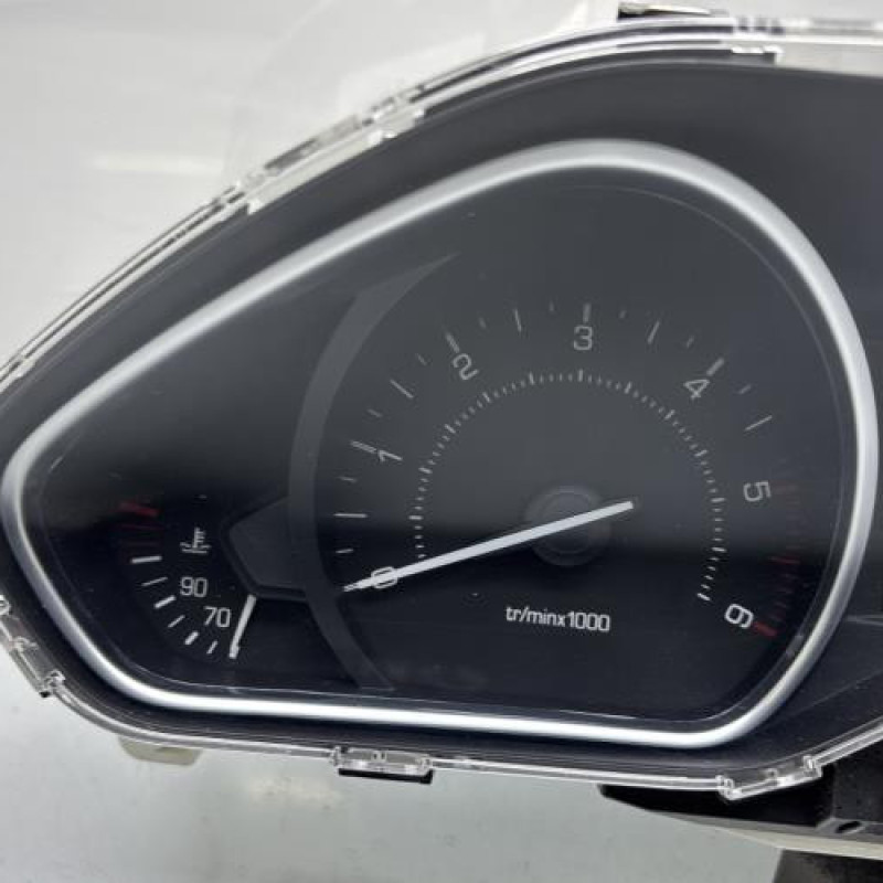 Compteur PEUGEOT 208 1 Photo n°2