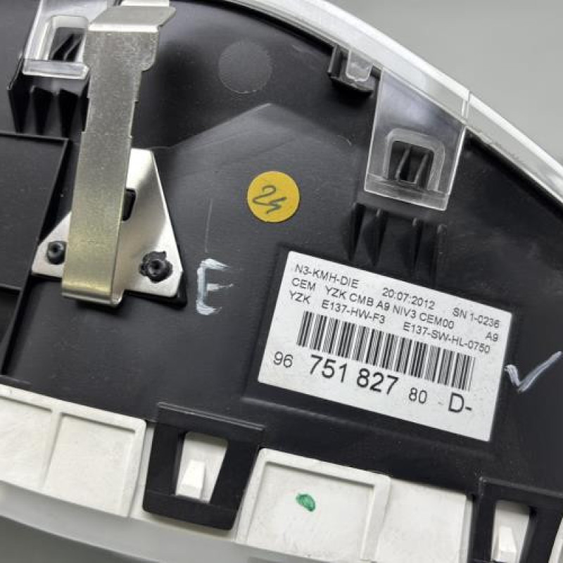 Compteur PEUGEOT 208 1 Photo n°9