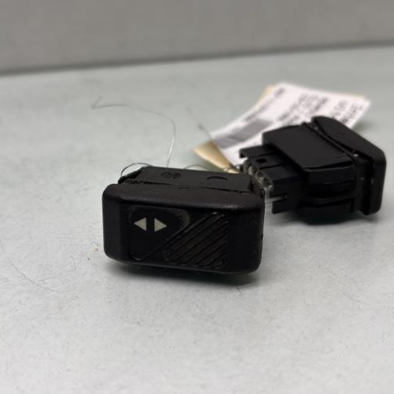 Interrupteur de leve vitre avant gauche RENAULT CLIO 1 Photo n°1