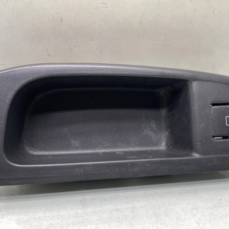 Interrupteur de leve vitre avant droit VOLKSWAGEN FOX Photo n°1