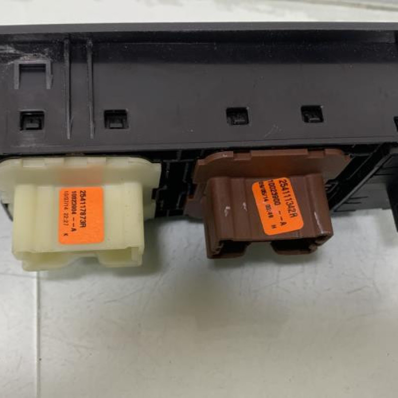 Interrupteur de leve vitre avant gauche DACIA DUSTER 1 Photo n°5