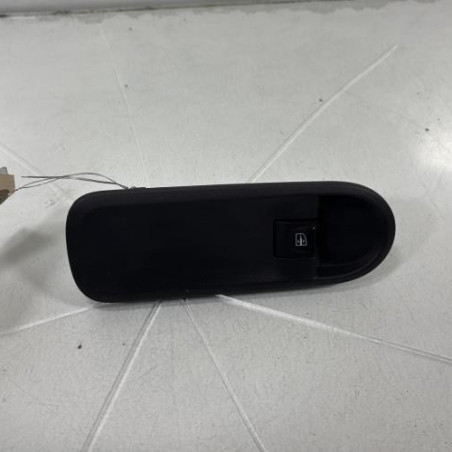 Interrupteur de leve vitre avant droit DACIA DUSTER 1 Photo n°1