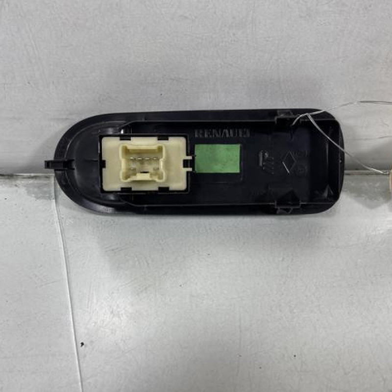 Interrupteur de leve vitre avant droit DACIA DUSTER 1 Photo n°3